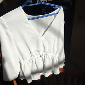 🔮2 for $100🔮 Aritzia Flowy V longsleeve blouse